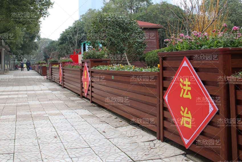 仿木花箱有哪些地方優(yōu)于木質(zhì)花箱？